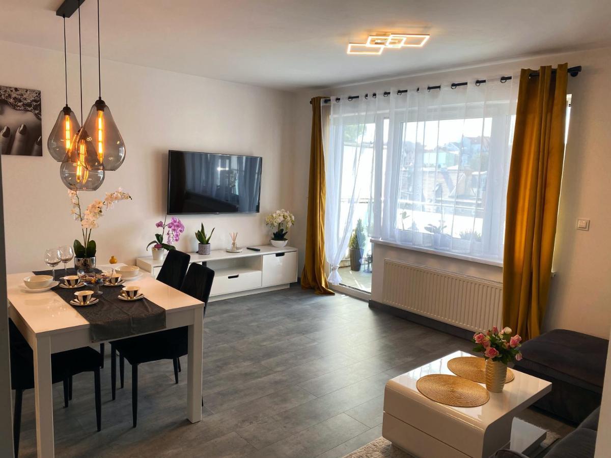 Apartament Sloneczny Daire Jelenia Gora Dış mekan fotoğraf